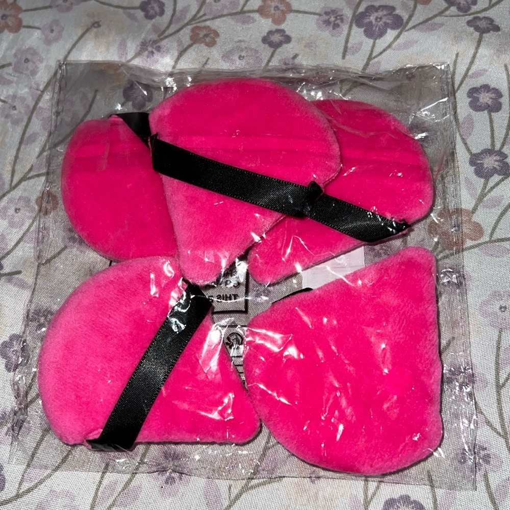BRAND NEWW POWDER PUFFS